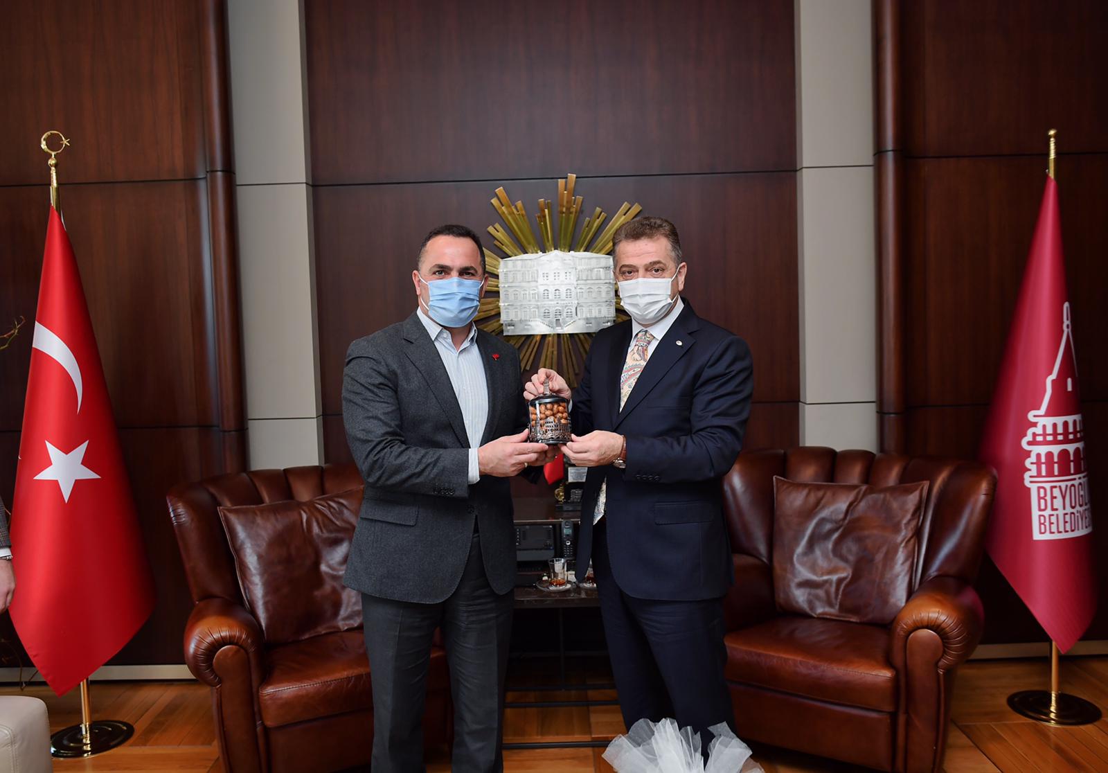 Gaziosmanpasa Belediye Baskani Hasan Tahsin Usta Dan Baskan Yildiz A Ziyaret Beyoglu Belediyesi